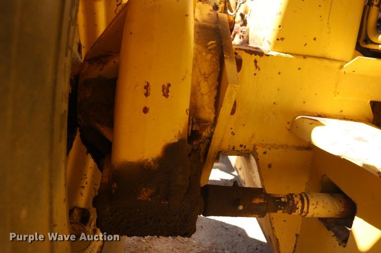 image for item DD5394 1981 New Holland 2100 forage harvester