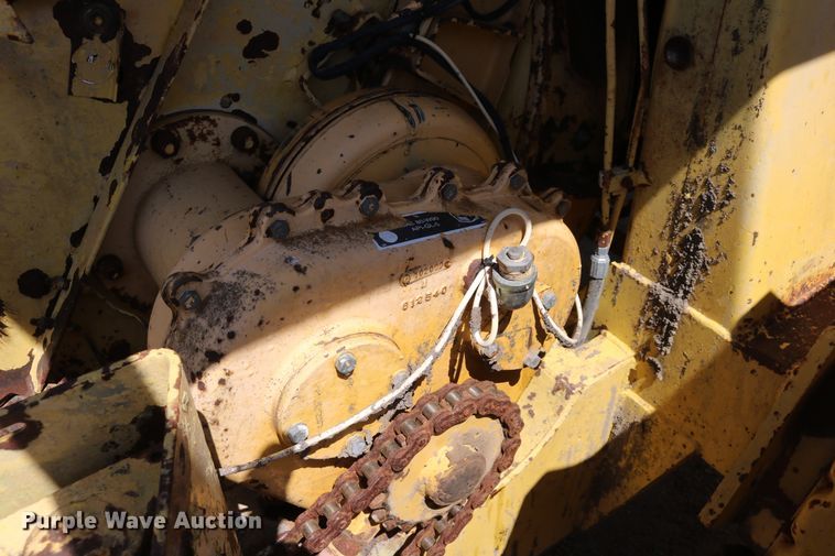 image for item DD5394 1981 New Holland 2100 forage harvester