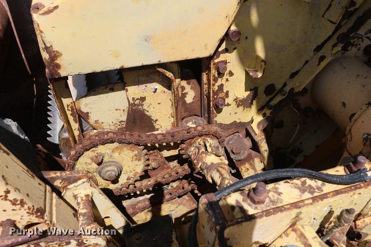 image for item DD5394 1981 New Holland 2100 forage harvester