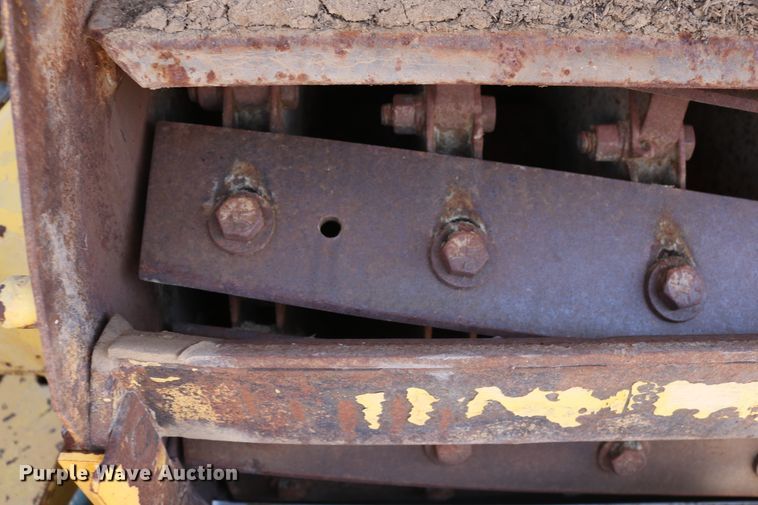 image for item DD5394 1981 New Holland 2100 forage harvester