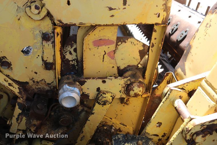 image for item DD5394 1981 New Holland 2100 forage harvester