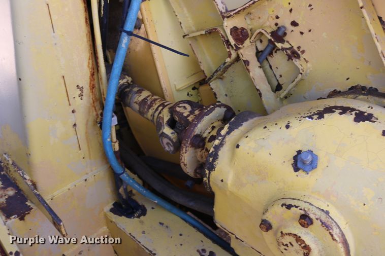 image for item DD5394 1981 New Holland 2100 forage harvester