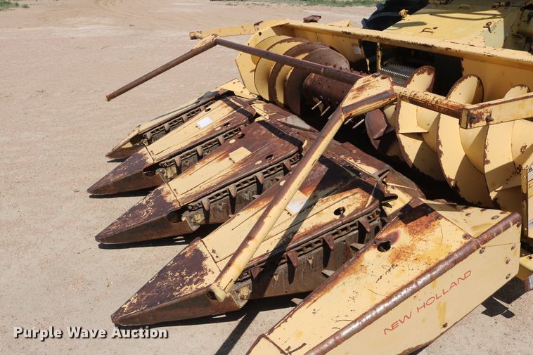 image for item DD5394 1981 New Holland 2100 forage harvester