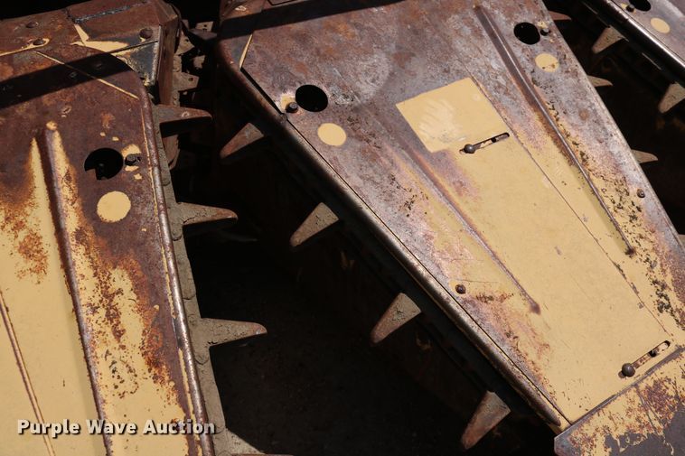 image for item DD5394 1981 New Holland 2100 forage harvester