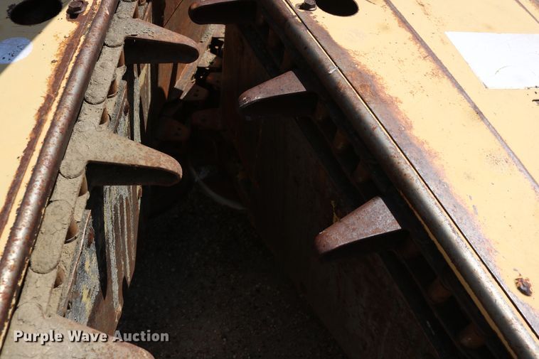 image for item DD5394 1981 New Holland 2100 forage harvester