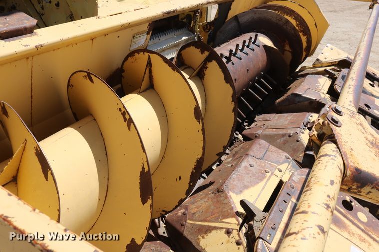 image for item DD5394 1981 New Holland 2100 forage harvester