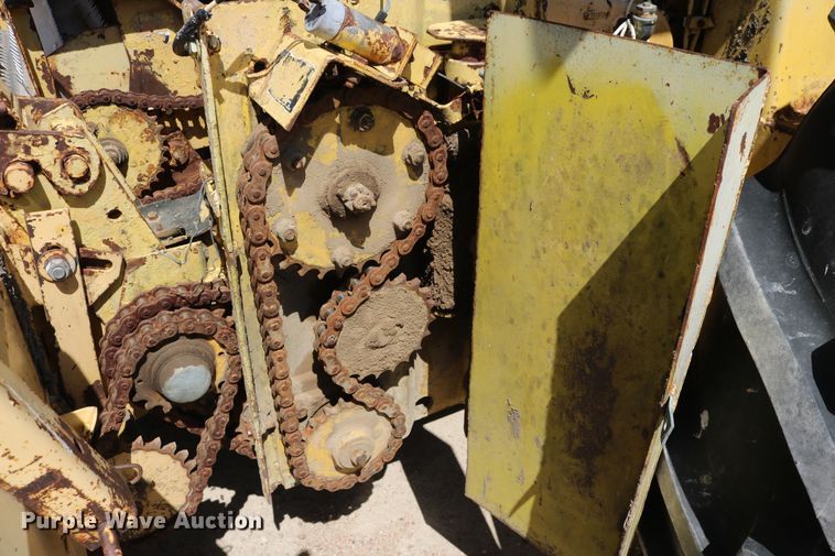 image for item DD5394 1981 New Holland 2100 forage harvester