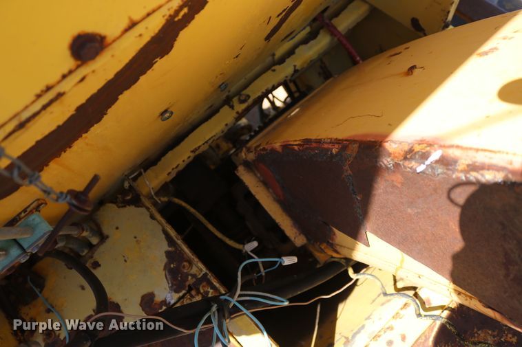 image for item DD5394 1981 New Holland 2100 forage harvester