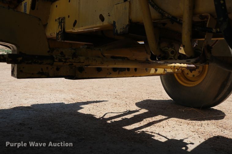 image for item DD5394 1981 New Holland 2100 forage harvester