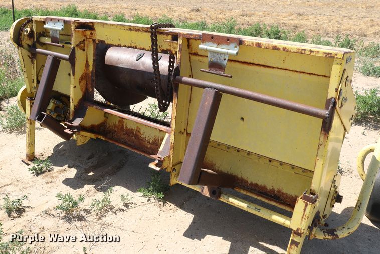 image for item DD5394 1981 New Holland 2100 forage harvester