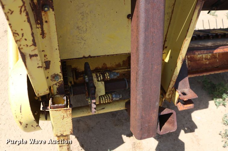 image for item DD5394 1981 New Holland 2100 forage harvester