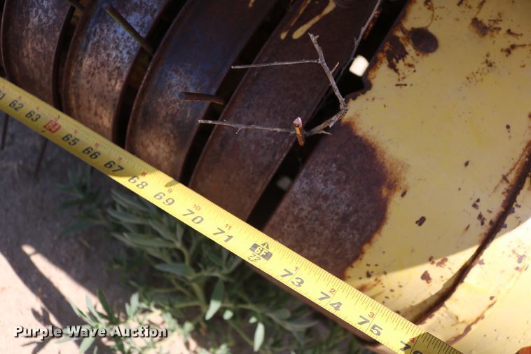 image for item DD5394 1981 New Holland 2100 forage harvester