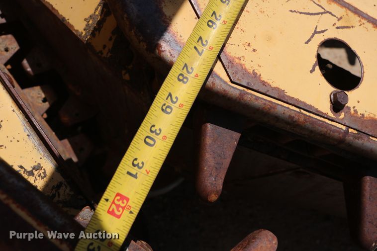 image for item DD5394 1981 New Holland 2100 forage harvester