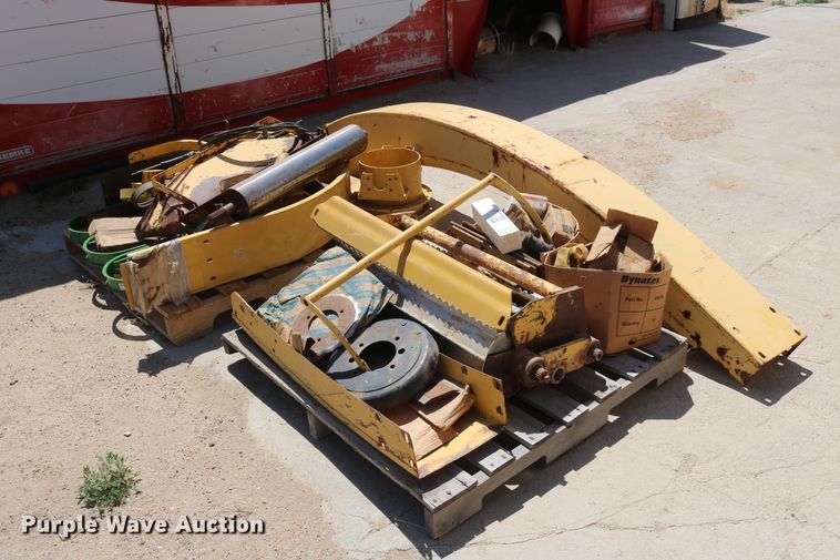 image for item DD5394 1981 New Holland 2100 forage harvester