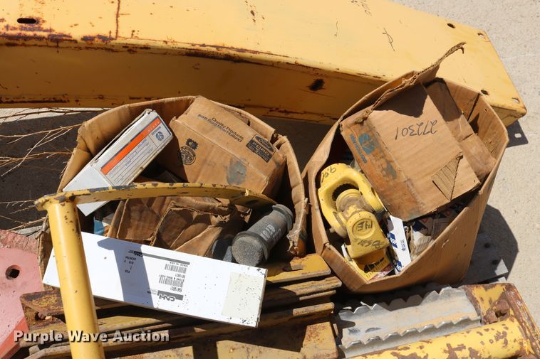 image for item DD5394 1981 New Holland 2100 forage harvester