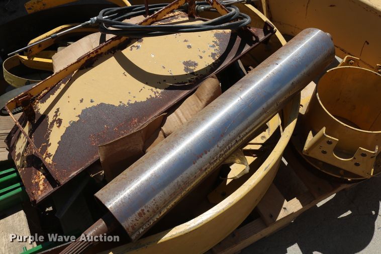 image for item DD5394 1981 New Holland 2100 forage harvester