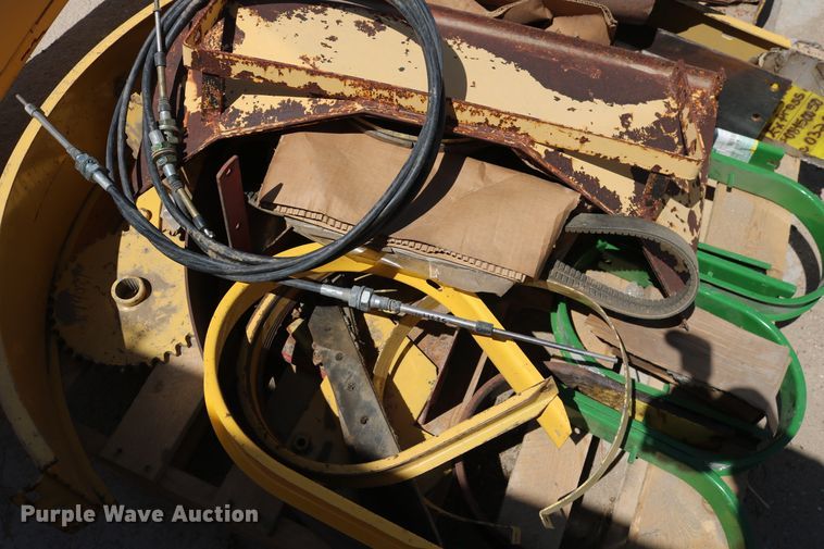 image for item DD5394 1981 New Holland 2100 forage harvester