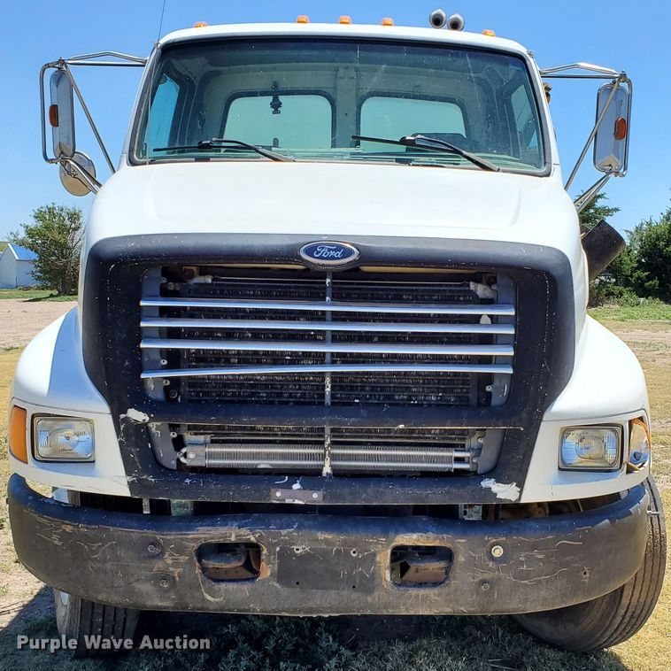 image for item DG0038 1998 Ford L8000  feed mixer truck