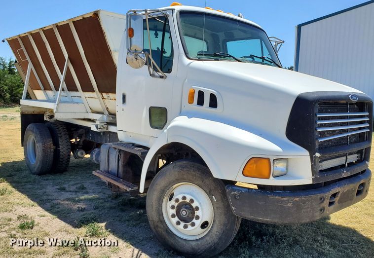 image for item DG0038 1998 Ford L8000  feed mixer truck