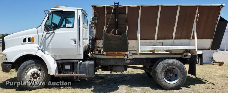 image for item DG0038 1998 Ford L8000  feed mixer truck