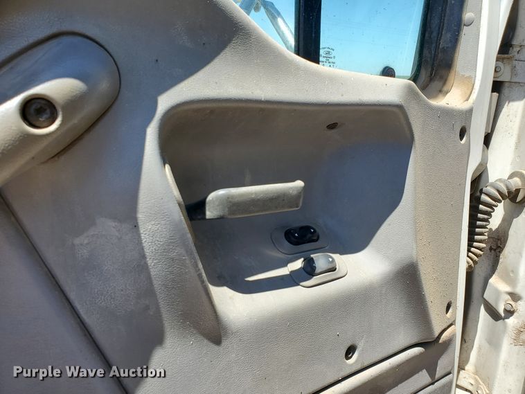 image for item DG0038 1998 Ford L8000  feed mixer truck