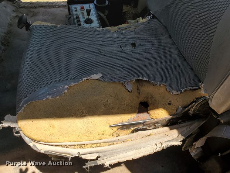 image for item DG0038 1998 Ford L8000  feed mixer truck