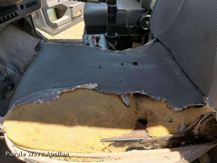 image for item DG0038 1998 Ford L8000  feed mixer truck