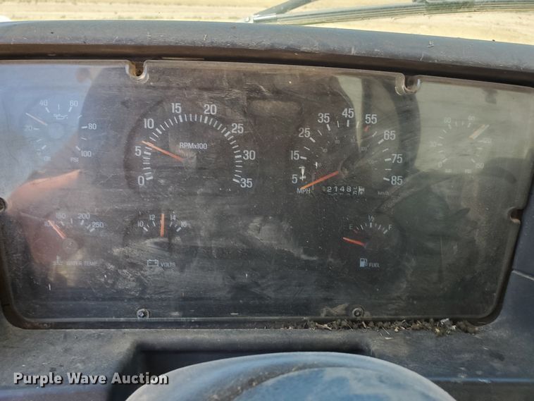 image for item DG0038 1998 Ford L8000  feed mixer truck