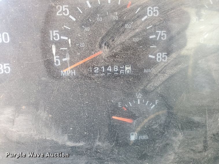 image for item DG0038 1998 Ford L8000  feed mixer truck