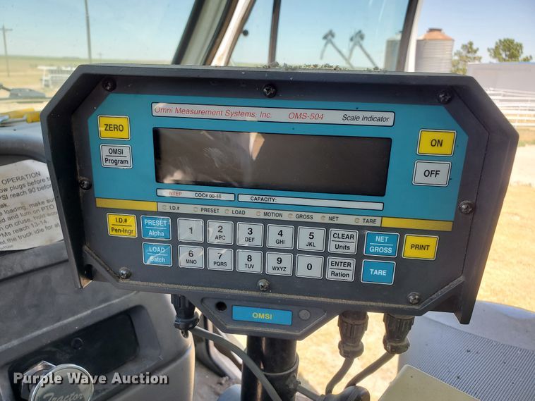 image for item DG0038 1998 Ford L8000  feed mixer truck