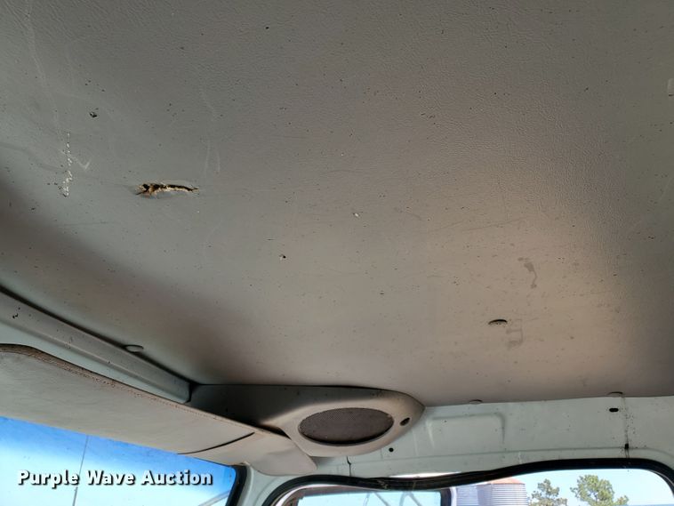 image for item DG0038 1998 Ford L8000  feed mixer truck