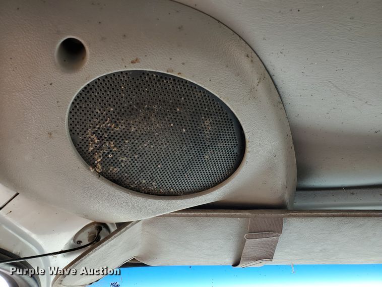 image for item DG0038 1998 Ford L8000  feed mixer truck