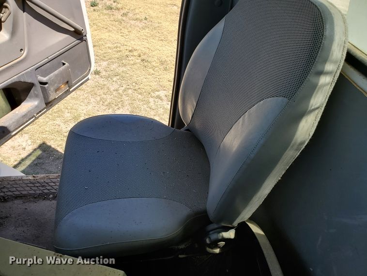 image for item DG0038 1998 Ford L8000  feed mixer truck