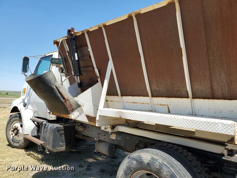 image for item DG0038 1998 Ford L8000  feed mixer truck