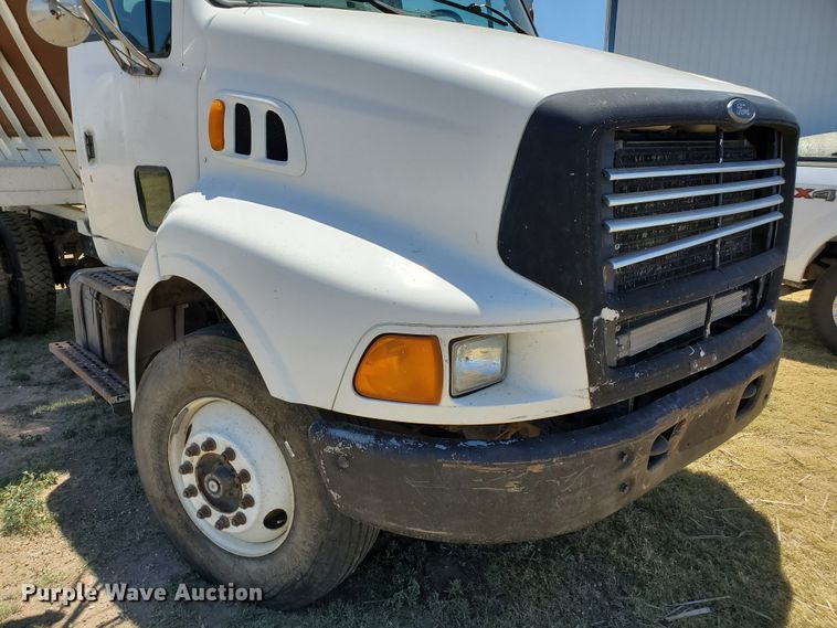 image for item DG0038 1998 Ford L8000  feed mixer truck