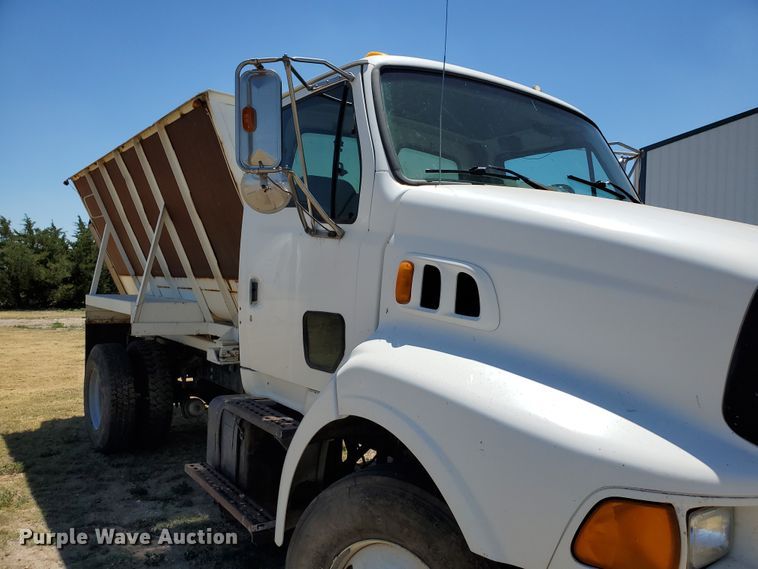 image for item DG0038 1998 Ford L8000  feed mixer truck