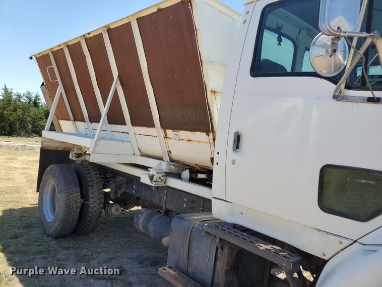 image for item DG0038 1998 Ford L8000  feed mixer truck