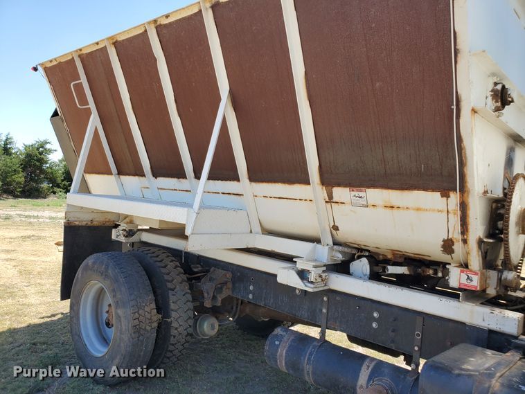 image for item DG0038 1998 Ford L8000  feed mixer truck
