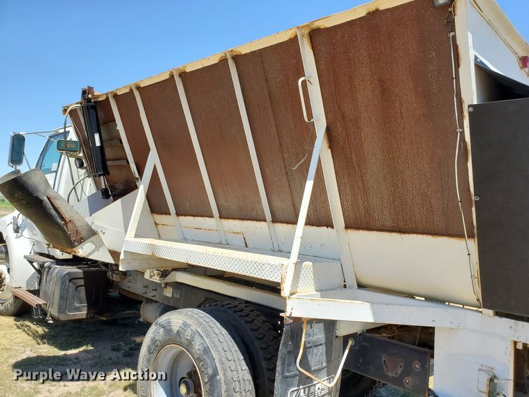 image for item DG0038 1998 Ford L8000  feed mixer truck