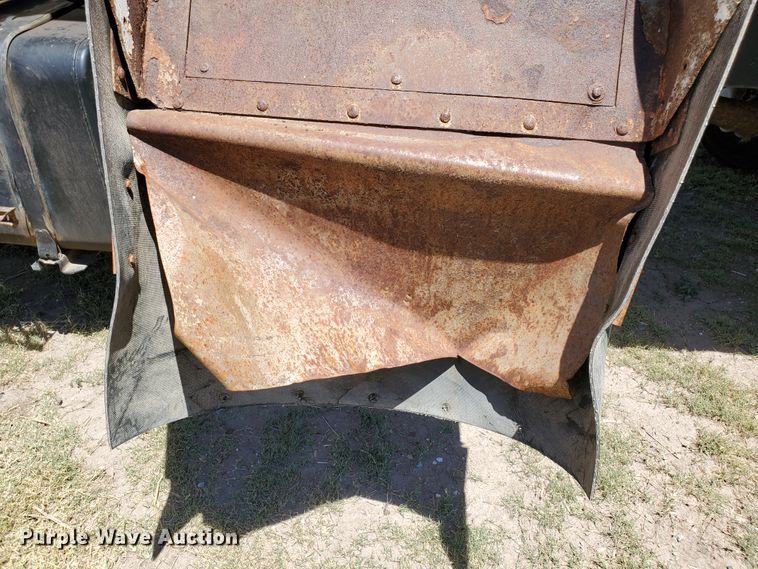 image for item DG0038 1998 Ford L8000  feed mixer truck