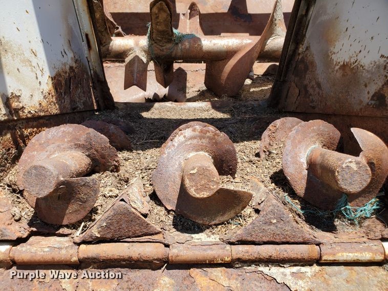 image for item DG0038 1998 Ford L8000  feed mixer truck