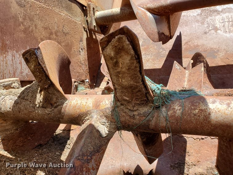 image for item DG0038 1998 Ford L8000  feed mixer truck