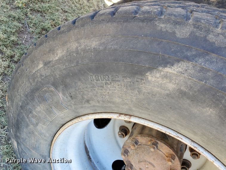 image for item DG0038 1998 Ford L8000  feed mixer truck