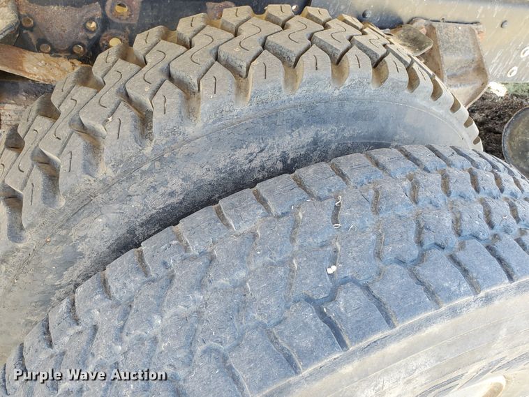 image for item DG0038 1998 Ford L8000  feed mixer truck