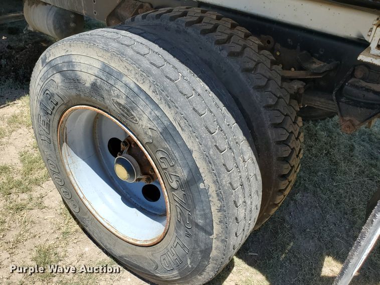 image for item DG0038 1998 Ford L8000  feed mixer truck