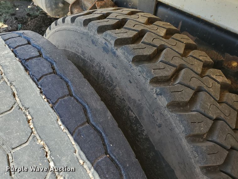 image for item DG0038 1998 Ford L8000  feed mixer truck