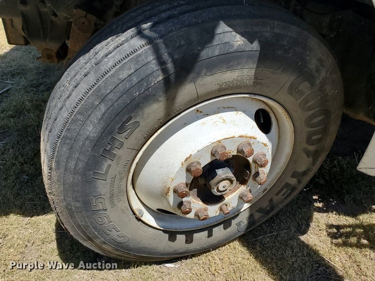 image for item DG0038 1998 Ford L8000  feed mixer truck