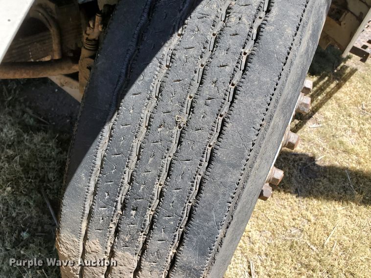 image for item DG0038 1998 Ford L8000  feed mixer truck