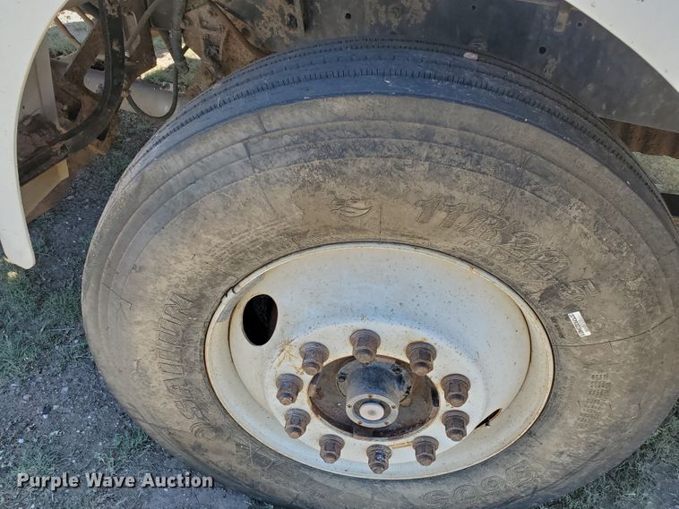 image for item DG0038 1998 Ford L8000  feed mixer truck