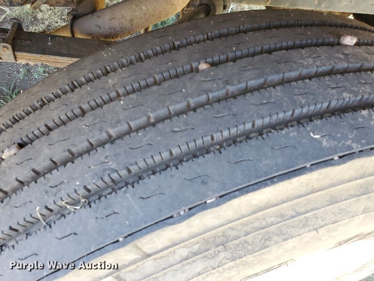 image for item DG0038 1998 Ford L8000  feed mixer truck